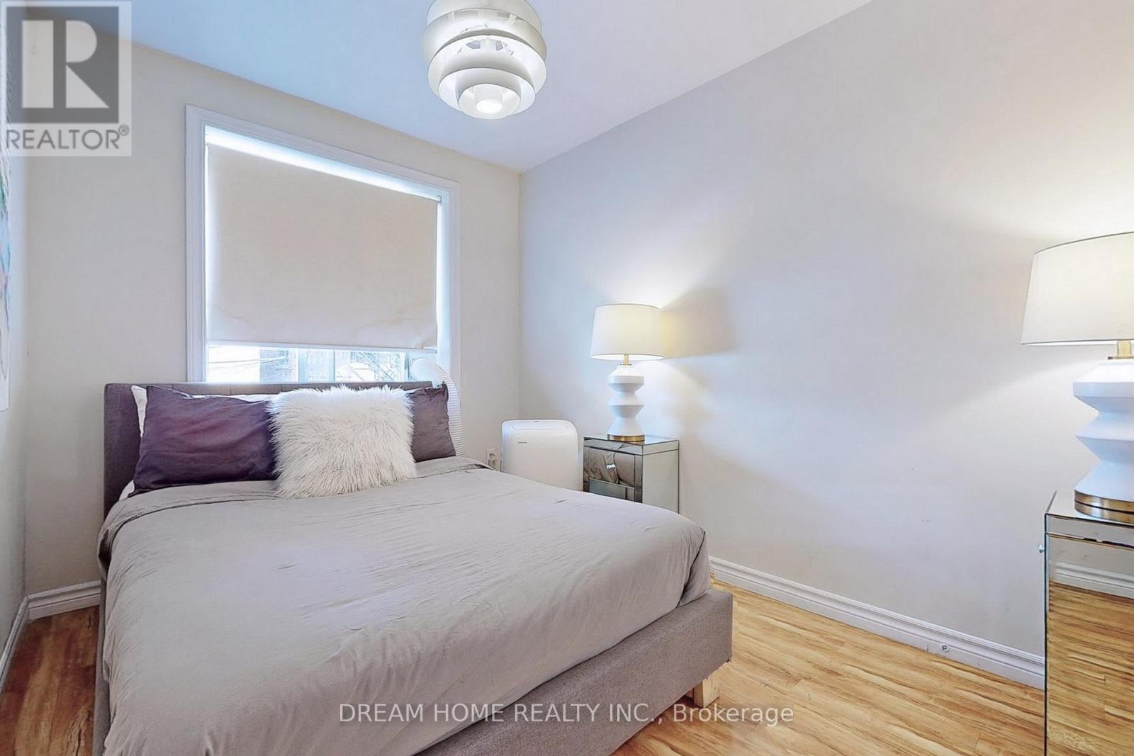 Unit B - 61 Cameron Street, Toronto, Ontario  M5T 2H1 - Photo 10 - C12261526