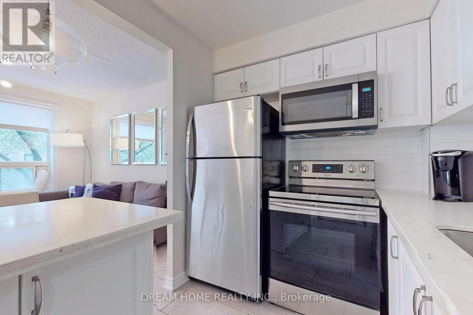 Unit B - 61 Cameron Street, Toronto, Ontario  M5T 2H1 - Photo 5 - C12261526