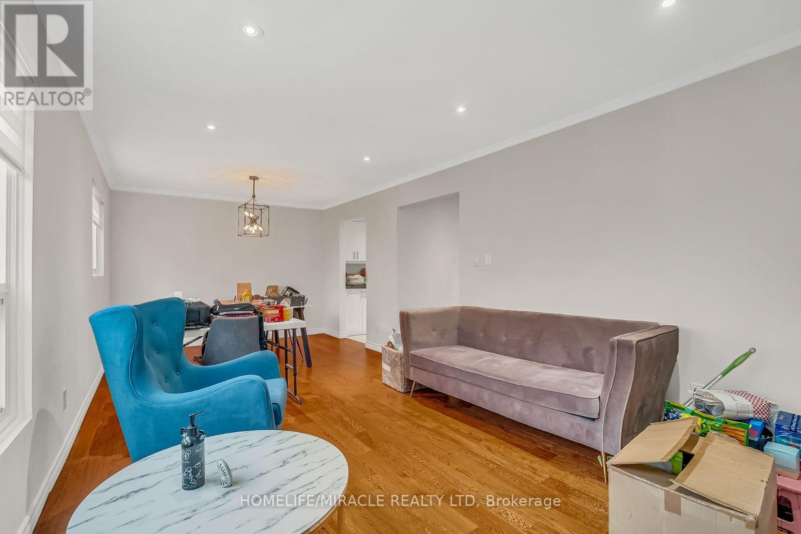 102 Micmac Crescent, Toronto (Pleasant View), Ontario  M2H 2K2 - Photo 21 - C12261538