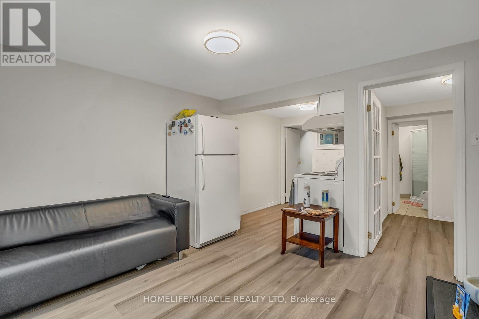 102 Micmac Crescent, Toronto (Pleasant View), Ontario  M2H 2K2 - Photo 24 - C12261538
