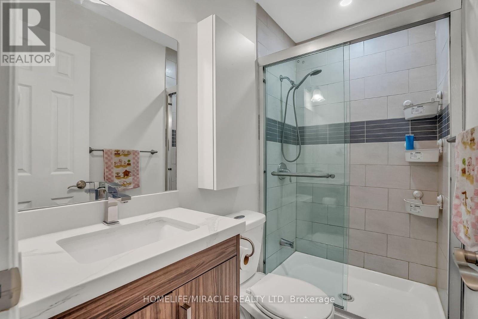 102 Micmac Crescent, Toronto (Pleasant View), Ontario  M2H 2K2 - Photo 7 - C12261538
