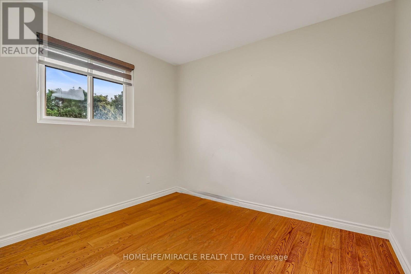 102 Micmac Crescent, Toronto (Pleasant View), Ontario  M2H 2K2 - Photo 8 - C12261538