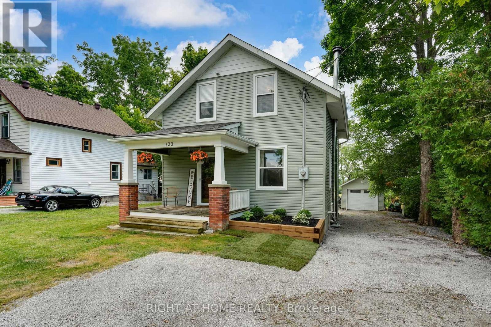 123 John Street, Kawartha Lakes, Ontario  K0M 2T0 - Photo 2 - X12261536