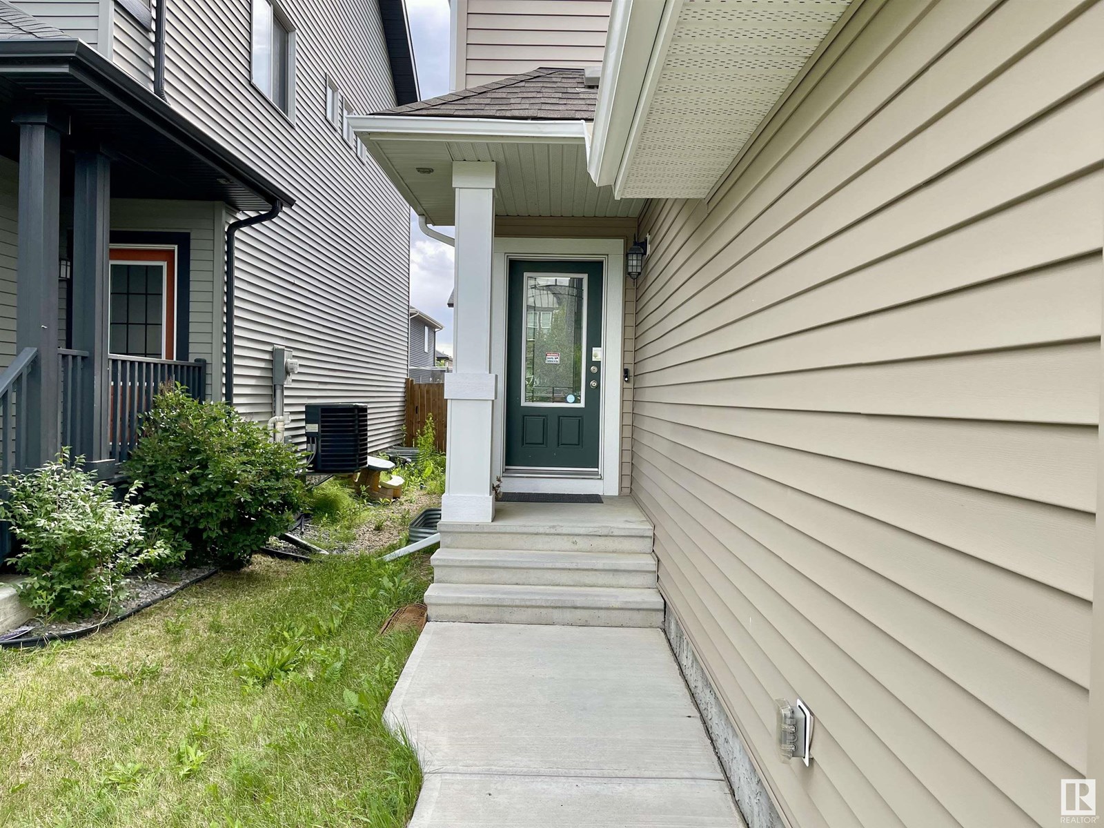 Property at 9663 224 ST NW image 3