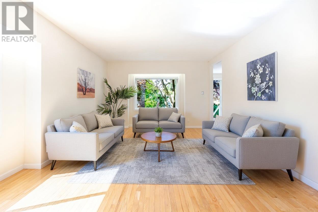 866 W 59th Avenue, Vancouver, British Columbia  V6P 1X7 - Photo 2 - R3022875