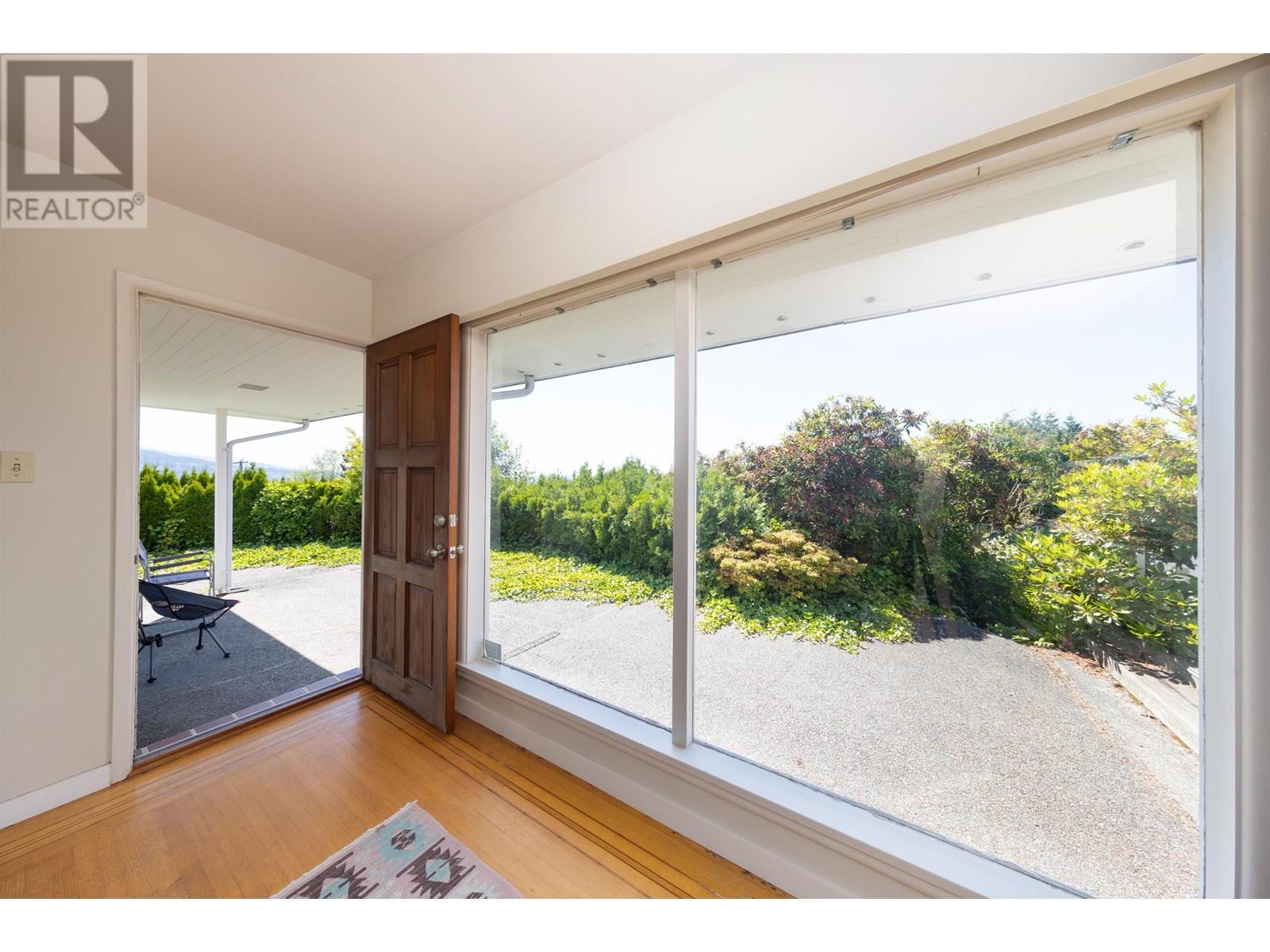 1028 Eyremount Drive, West Vancouver, British Columbia  V7S 2B3 - Photo 14 - R3022102
