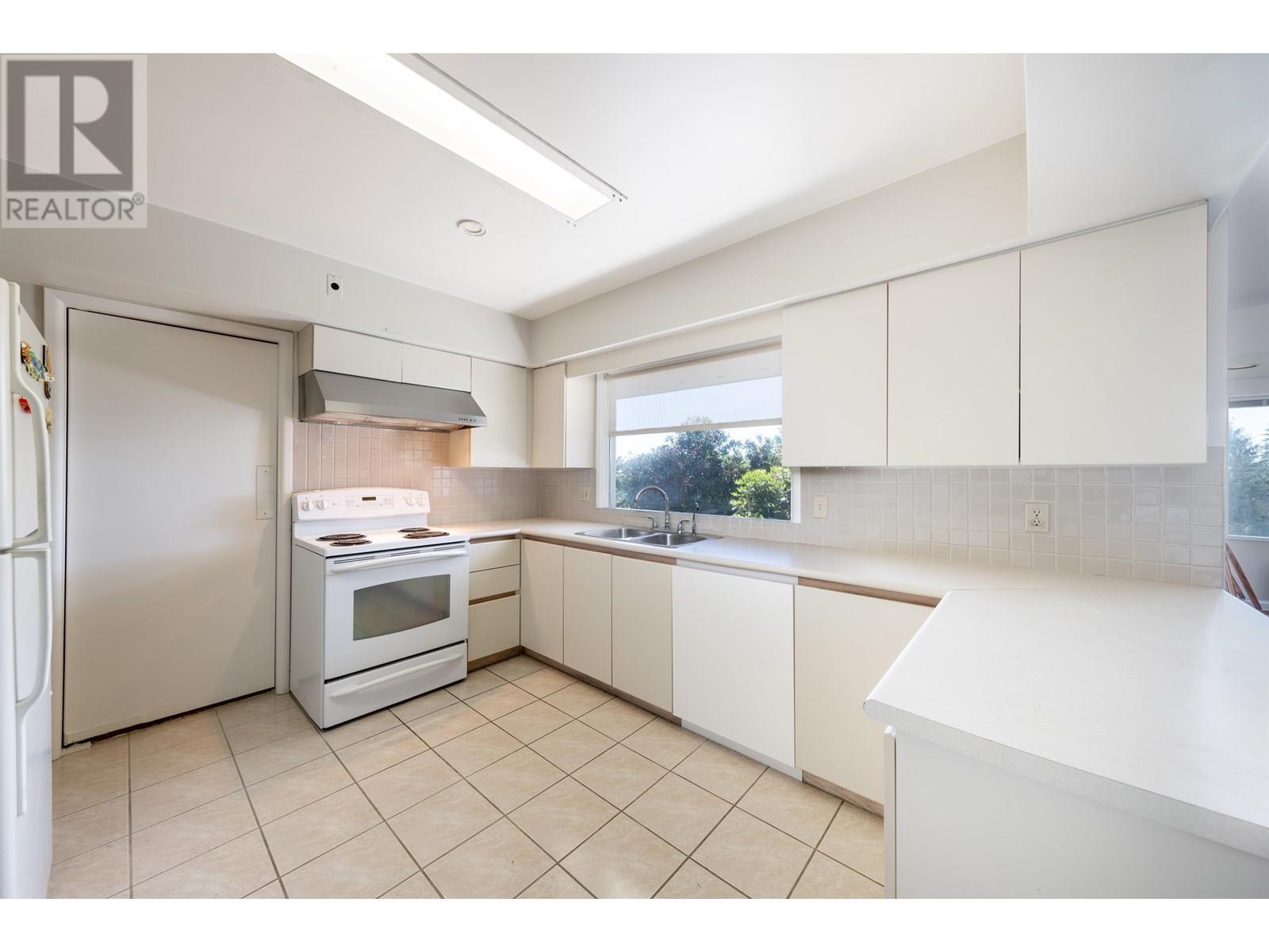 1028 Eyremount Drive, West Vancouver, British Columbia  V7S 2B3 - Photo 20 - R3022102