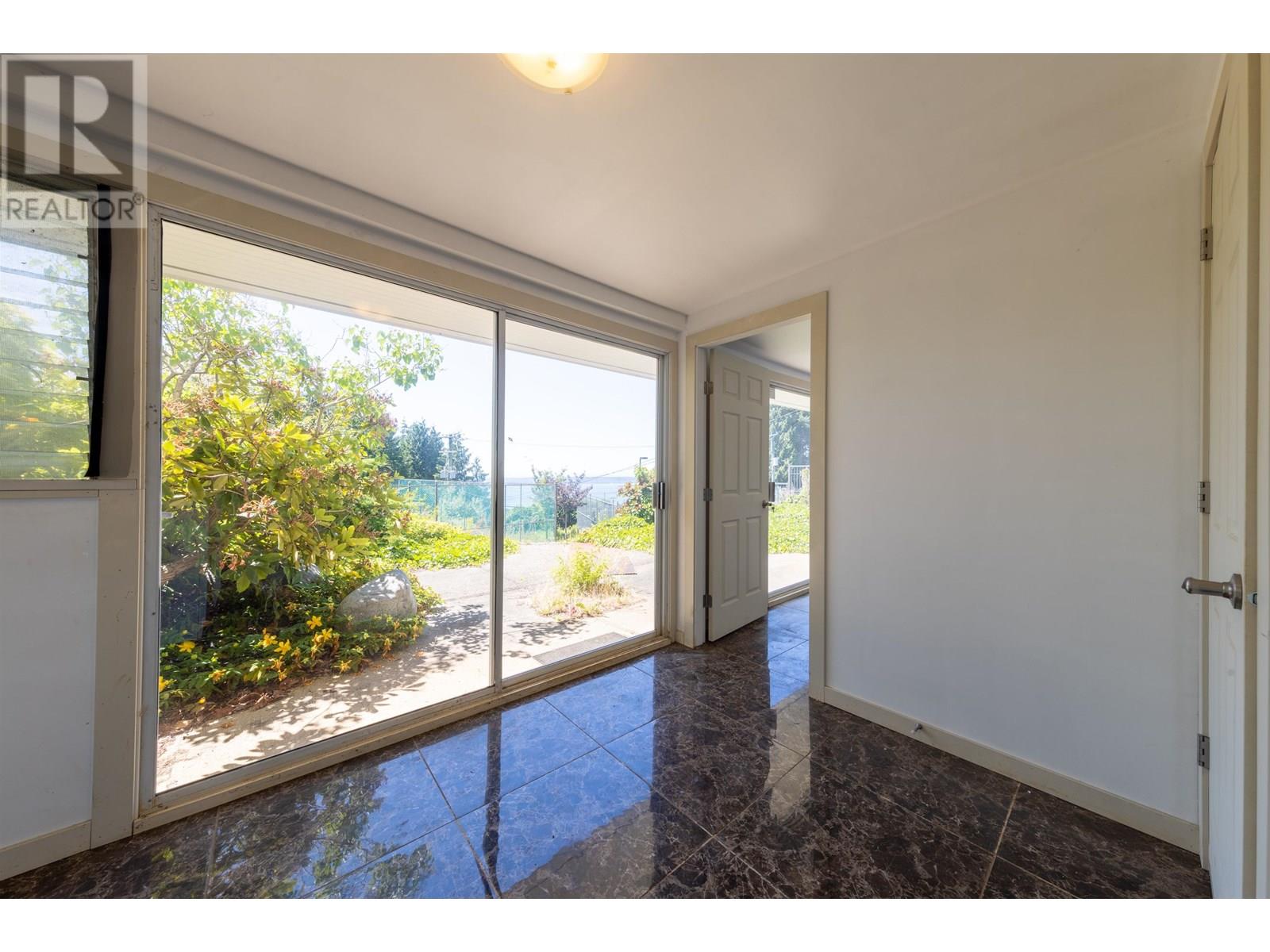 1028 Eyremount Drive, West Vancouver, British Columbia  V7S 2B3 - Photo 35 - R3022102