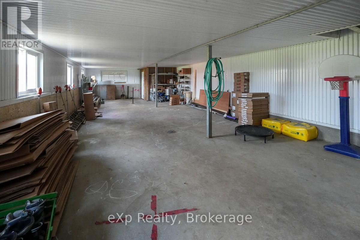 522357 Concession 12 Ndr, West Grey, Ontario  N0G 1S0 - Photo 11 - X12102310