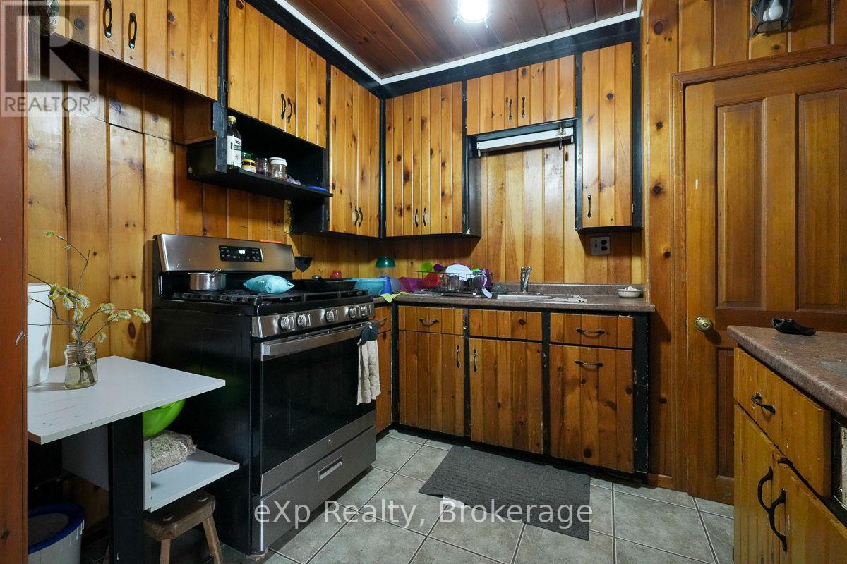 522357 Concession 12 Ndr, West Grey, Ontario  N0G 1S0 - Photo 24 - X12102310