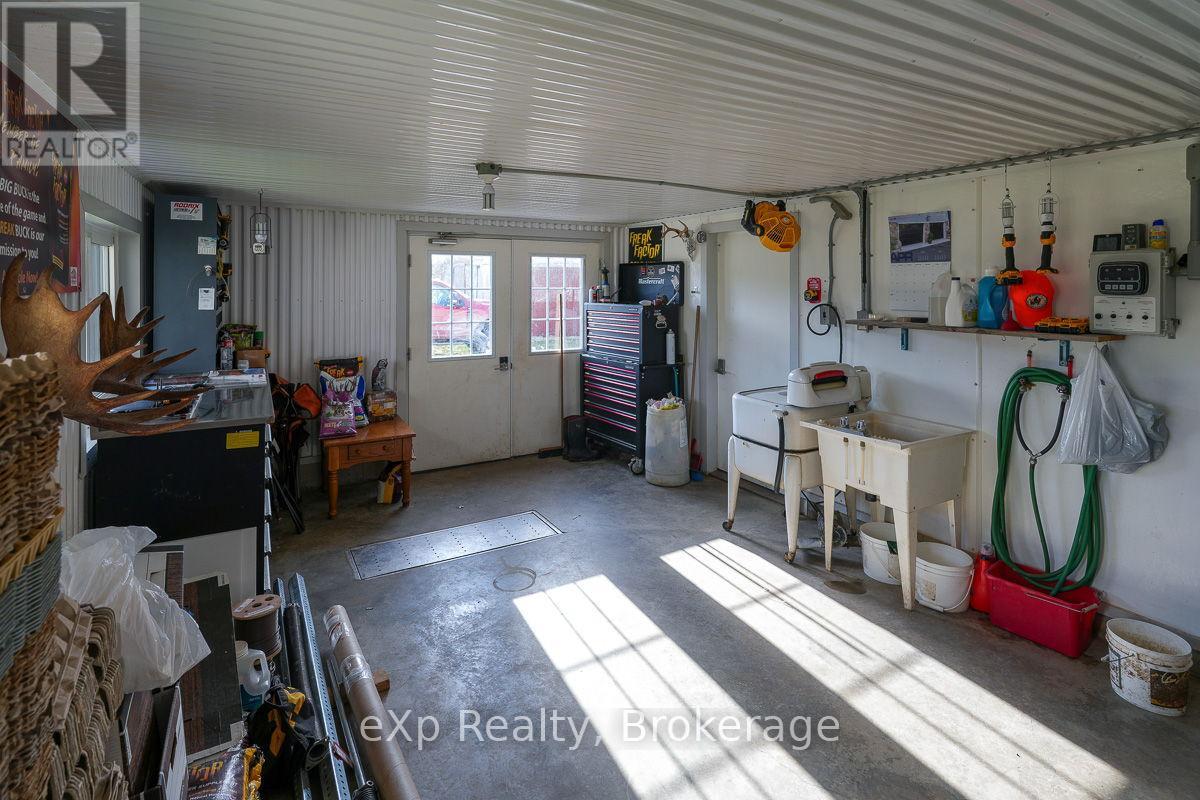522357 Concession 12 Ndr, West Grey, Ontario  N0G 1S0 - Photo 9 - X12102310