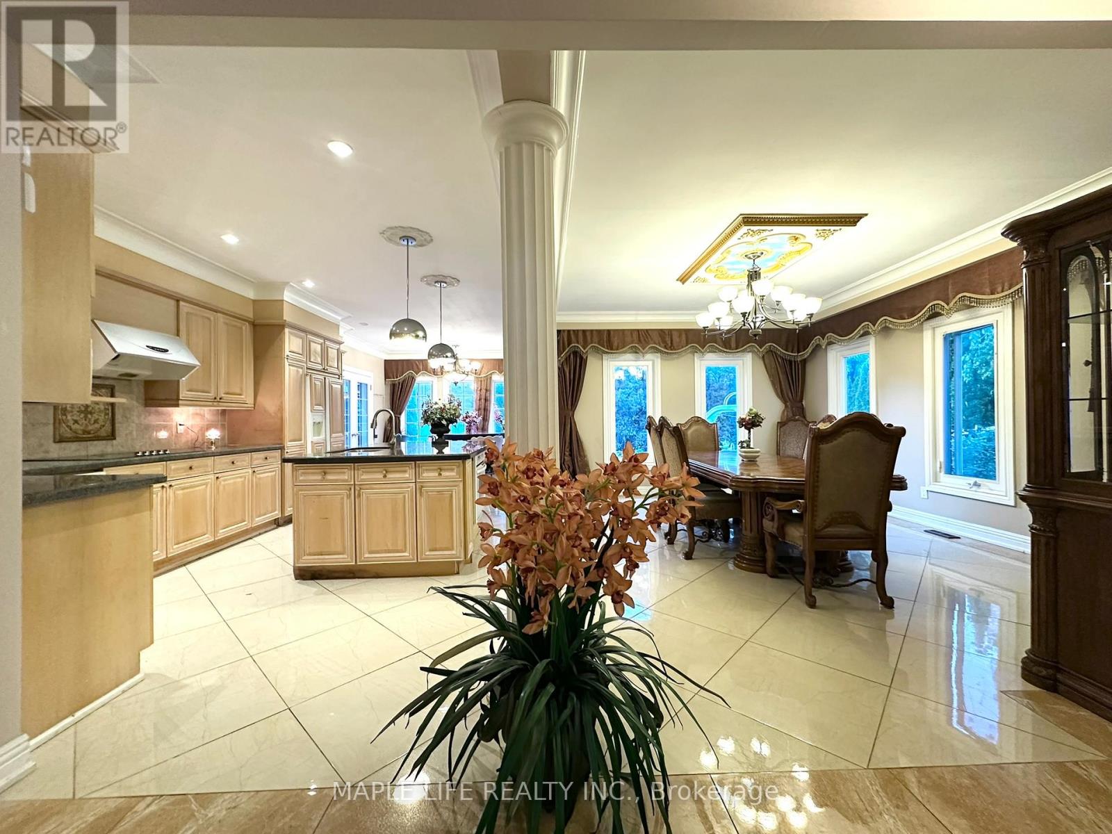 Property at 47 AVA CRESCENT image 3