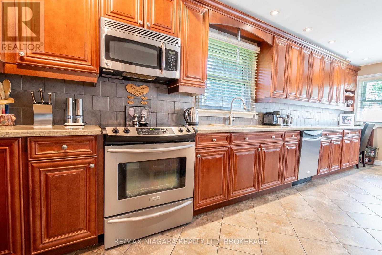 679 Niagara Street, St. Catharines (Vine/linwell), Ontario  L2M 7R5 - Photo 7 - X12261700