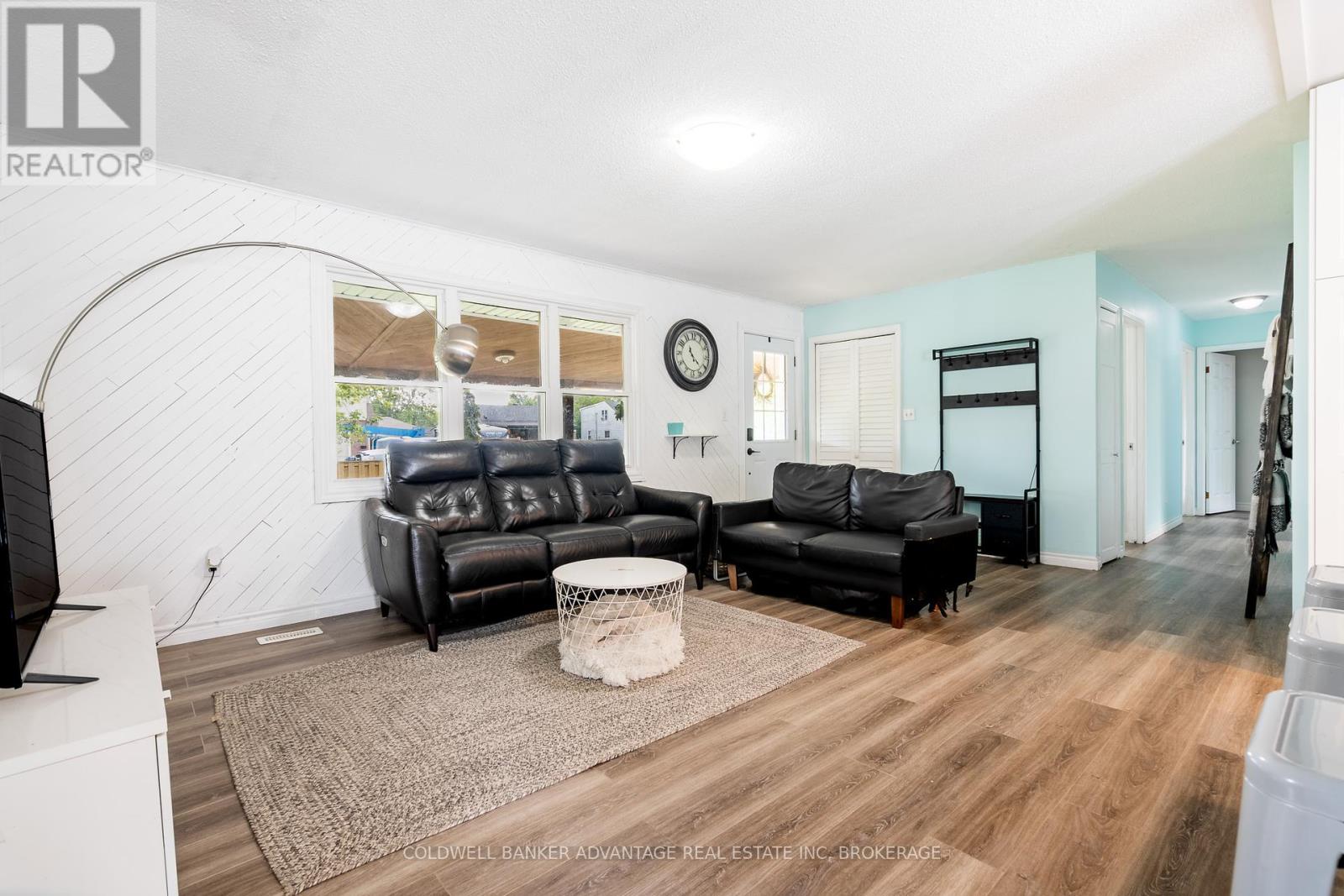 Property at 367 GRANDVIEW ROAD image 5