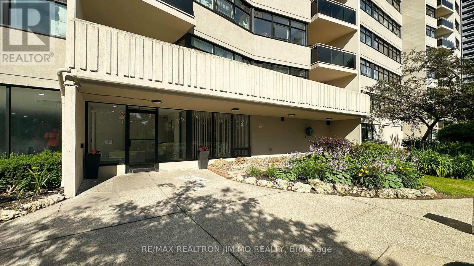 Property at 1411 - 100 ECHO POINT image 2