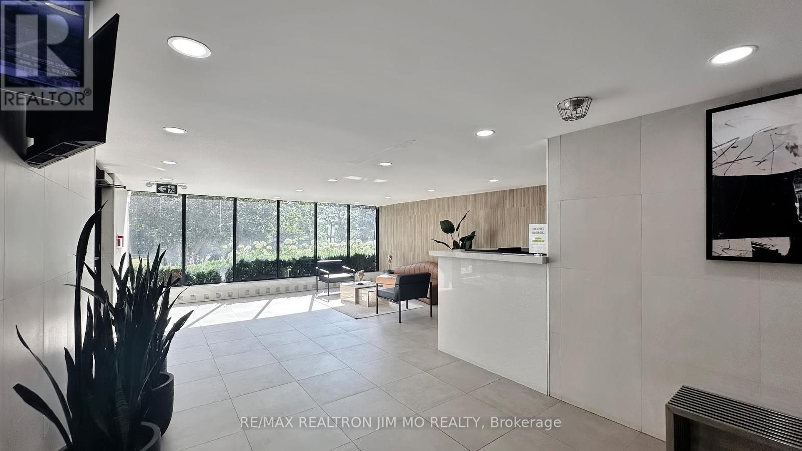 Property at 1411 - 100 ECHO POINT image 3