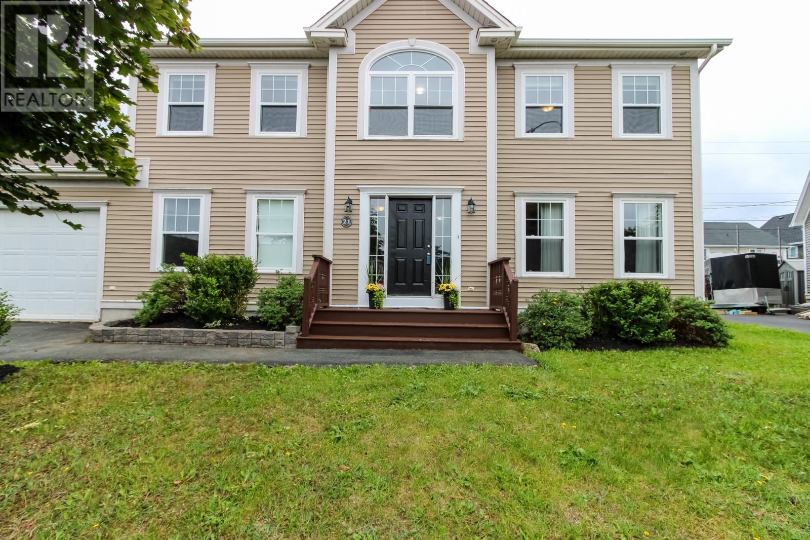 Property at 21 OAKLEY Place image 2