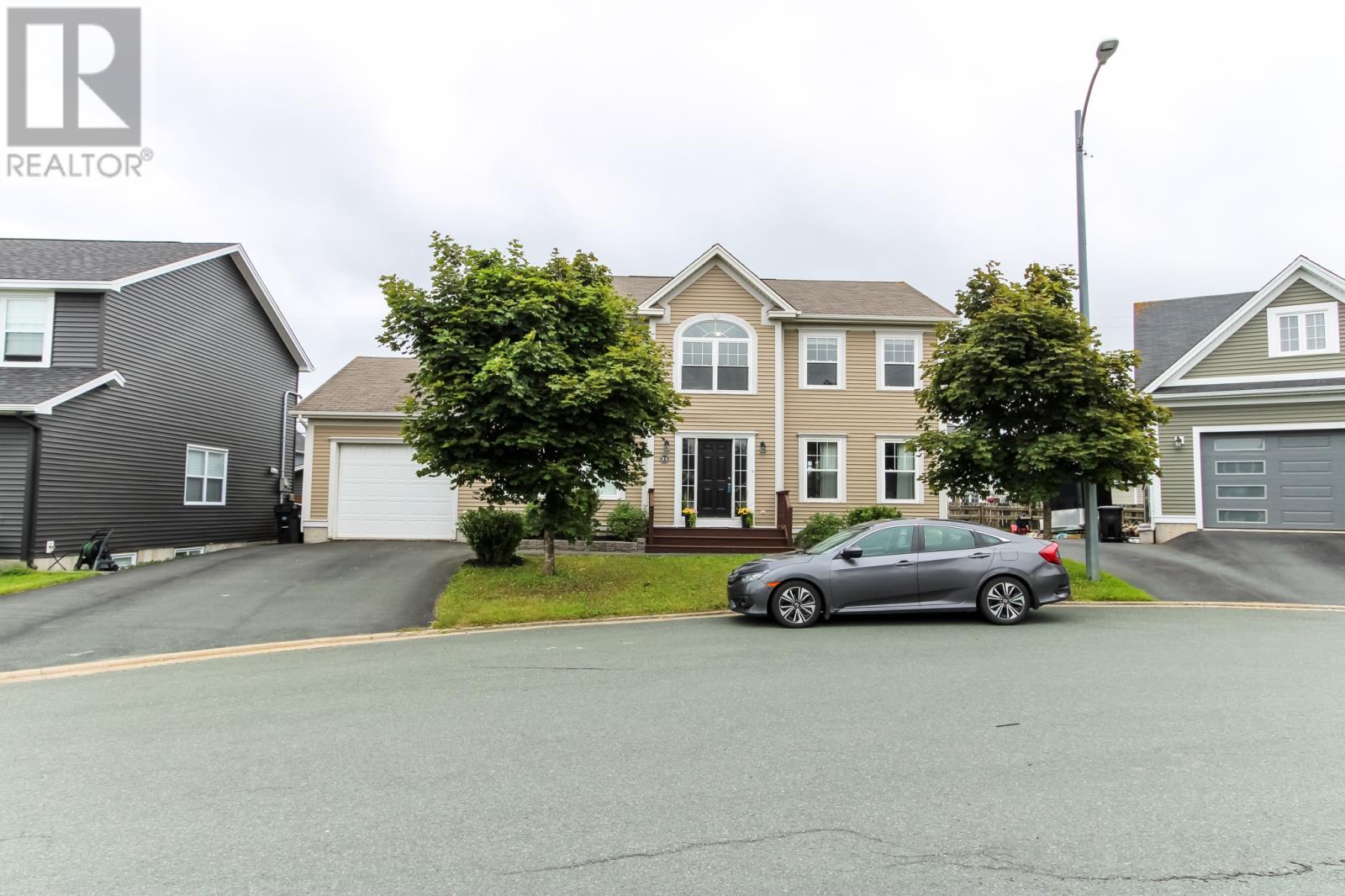 Property at 21 OAKLEY Place image 3