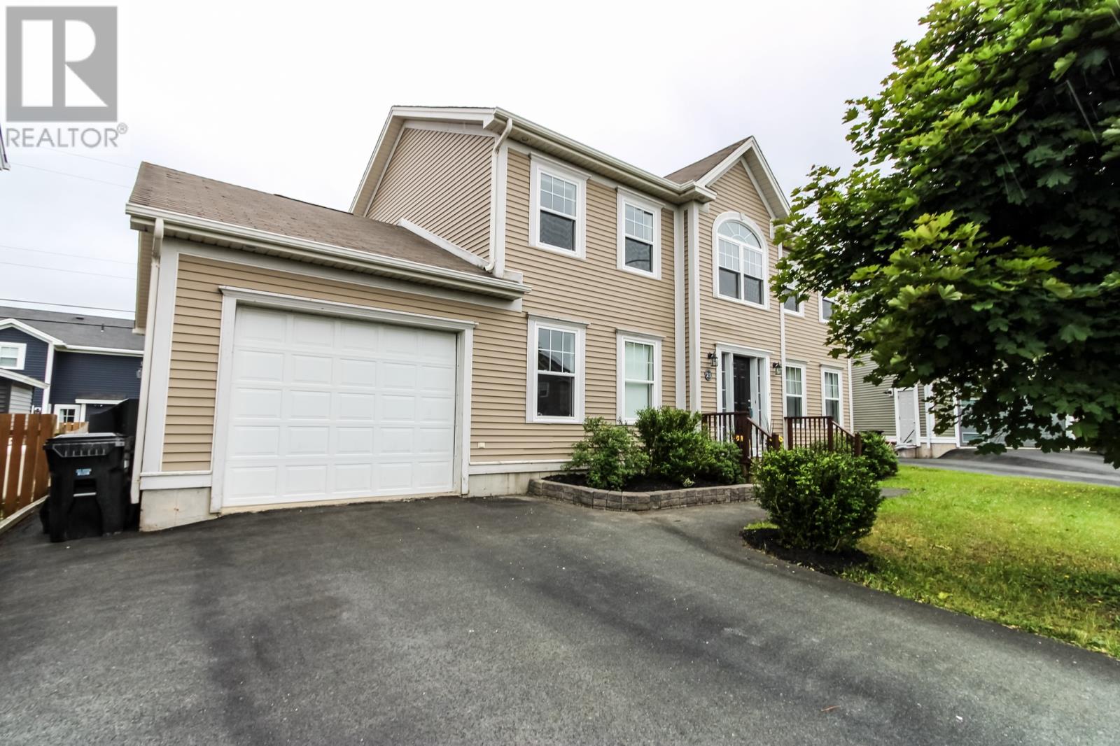Property at 21 OAKLEY Place image 4