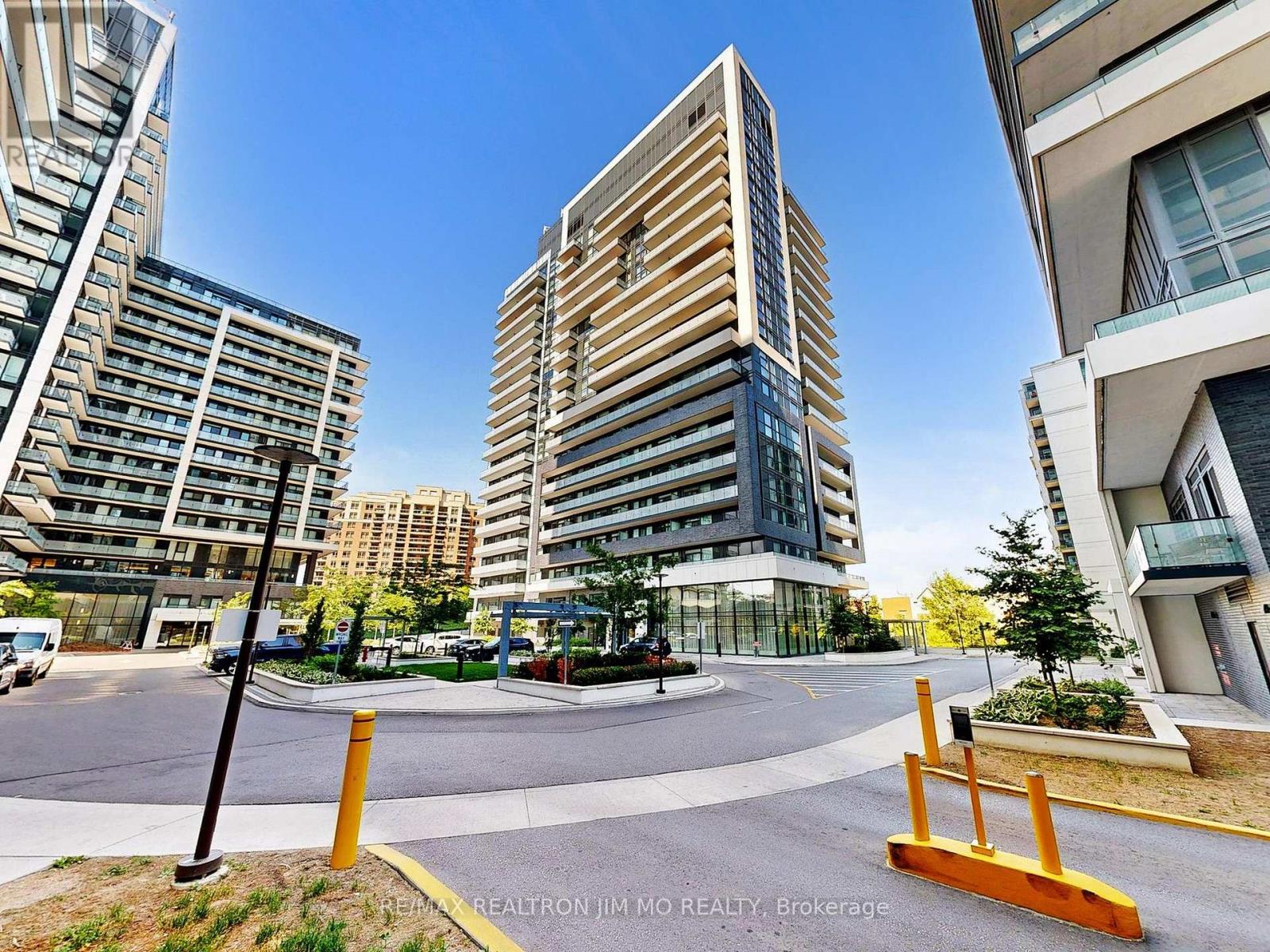 Property at 602 - 75 ONEIDA CRESCENT image 2