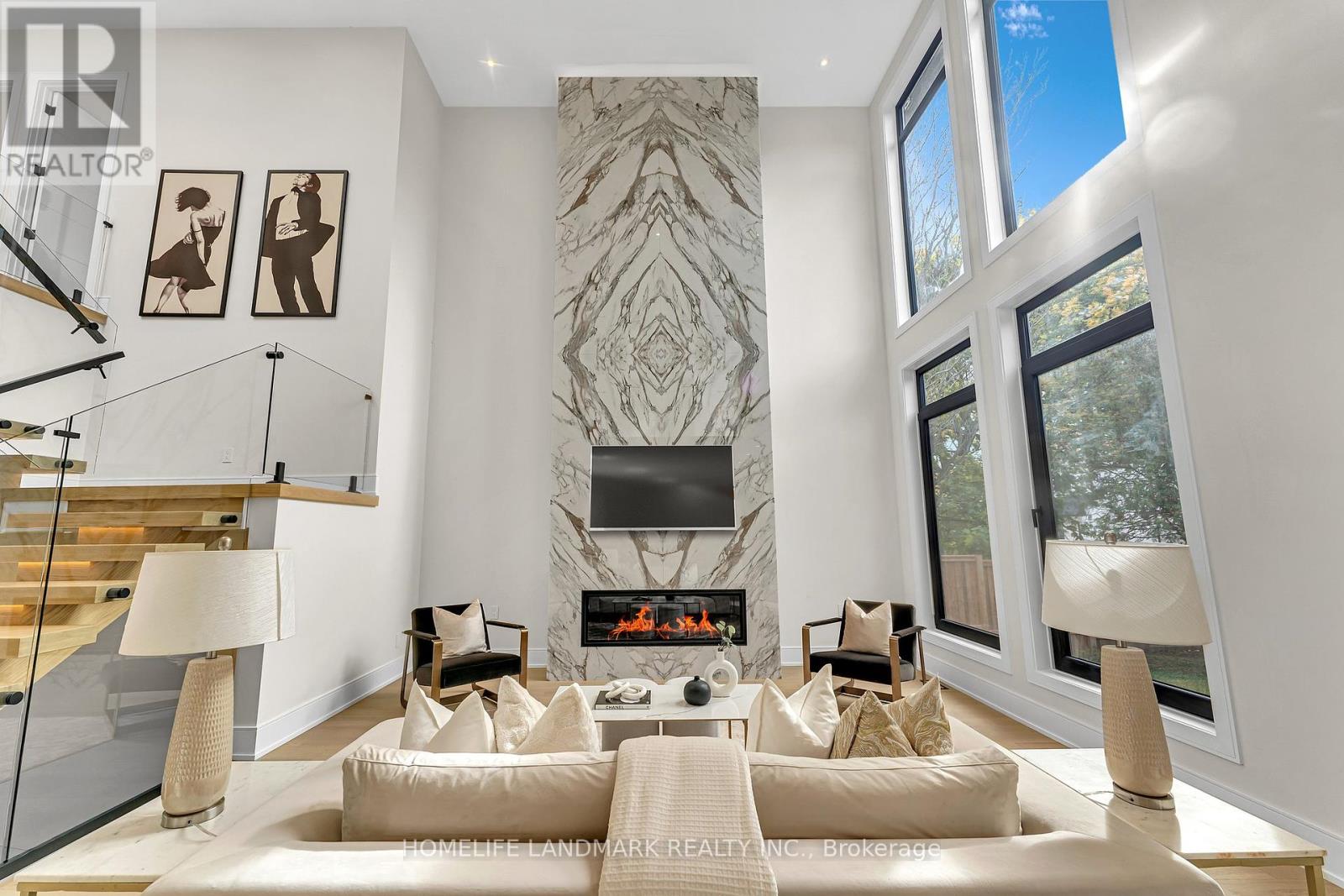 250 Jones Street, Oakville (Br Bronte), Ontario  L6L 3G4 - Photo 18 - W12261634