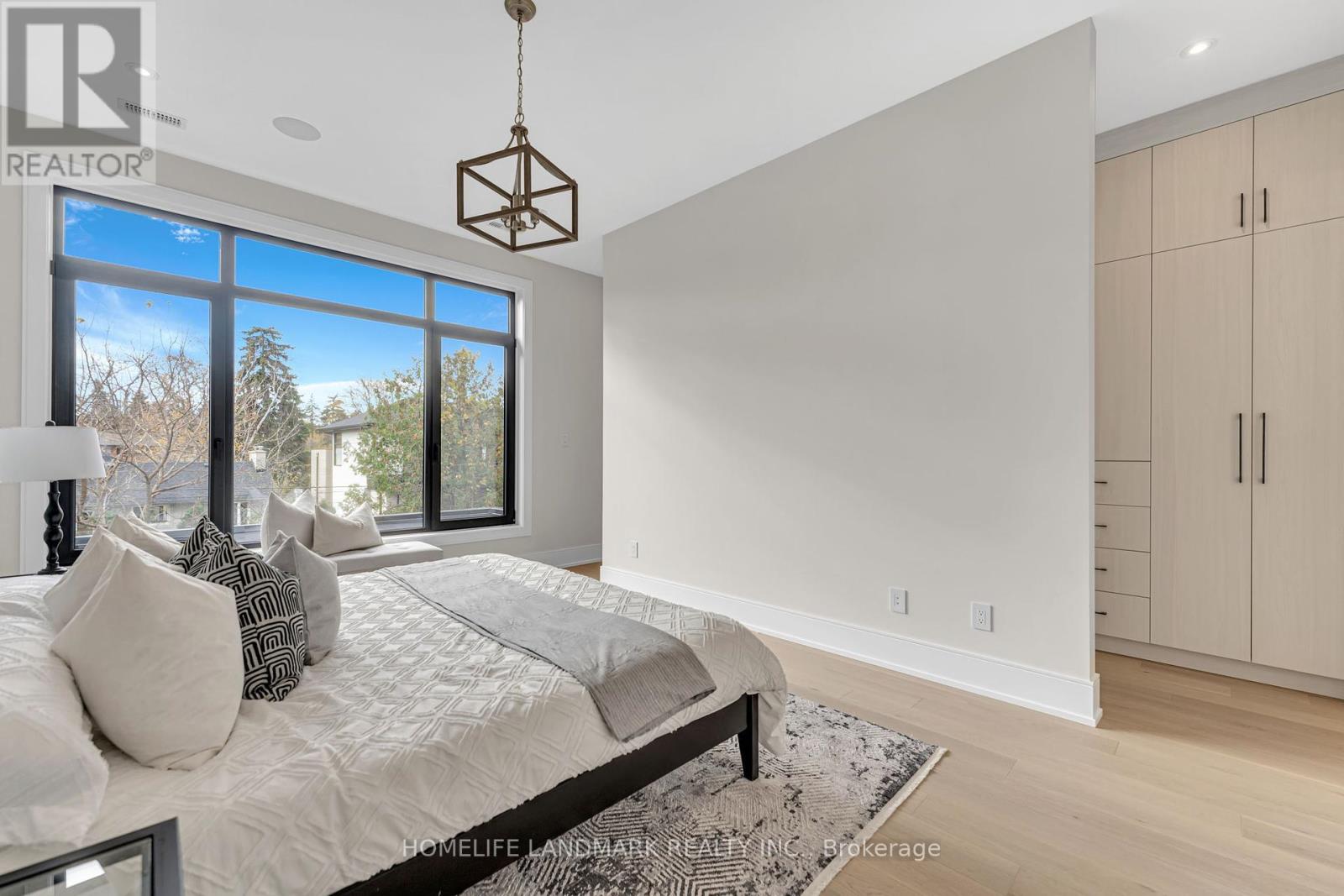 250 Jones Street, Oakville (Br Bronte), Ontario  L6L 3G4 - Photo 27 - W12261634