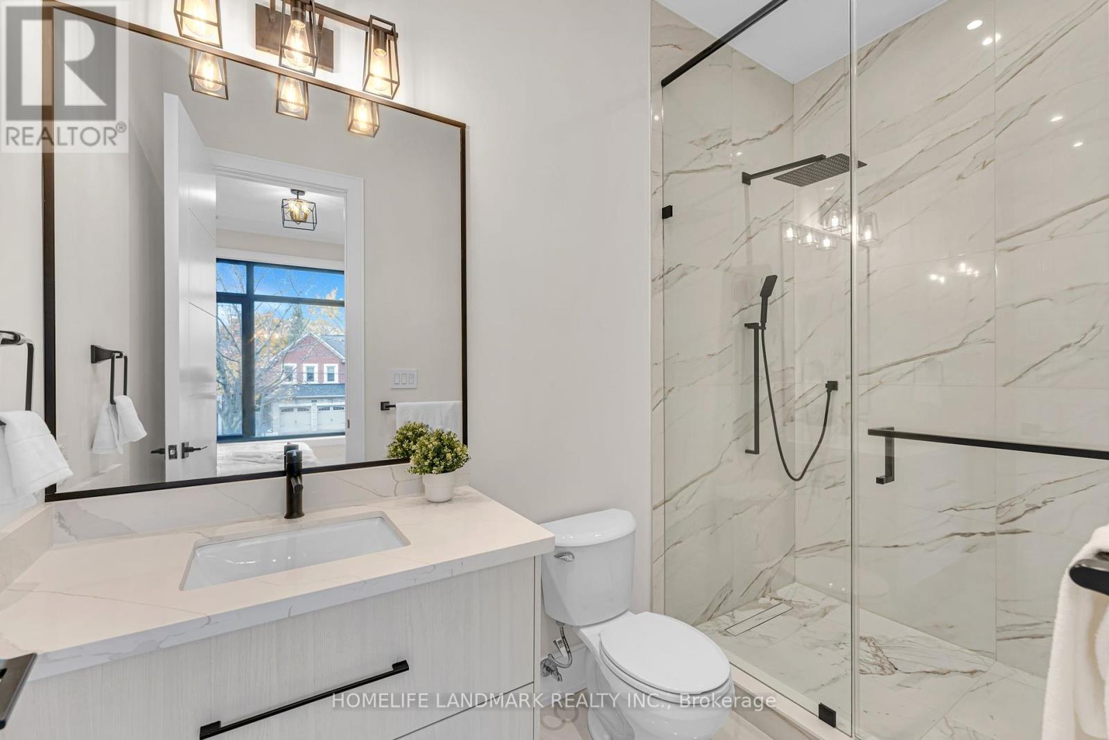 250 Jones Street, Oakville (Br Bronte), Ontario  L6L 3G4 - Photo 34 - W12261634