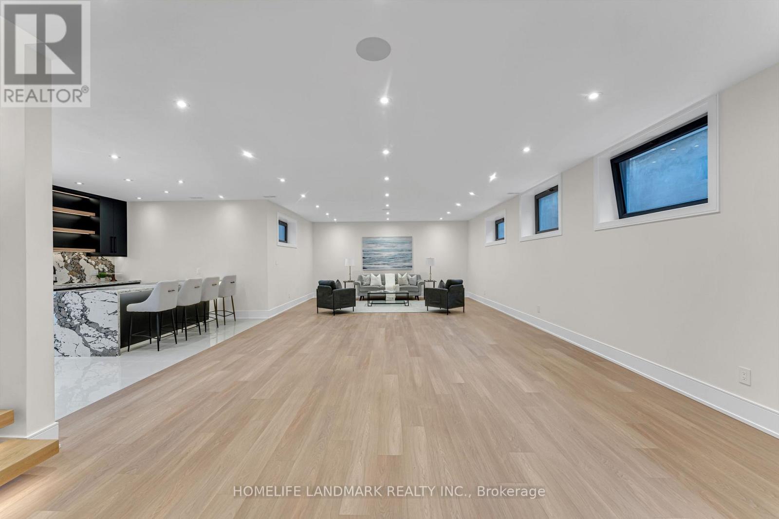 250 Jones Street, Oakville (Br Bronte), Ontario  L6L 3G4 - Photo 41 - W12261634
