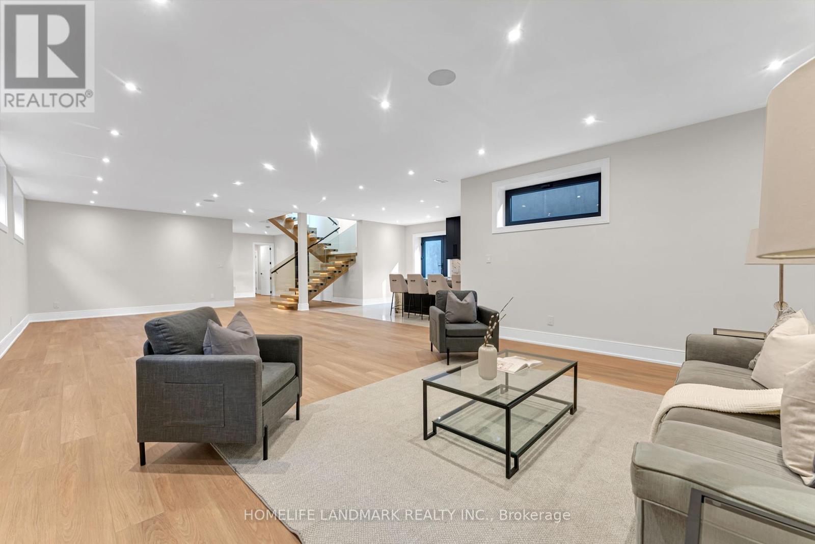 250 Jones Street, Oakville (Br Bronte), Ontario  L6L 3G4 - Photo 42 - W12261634