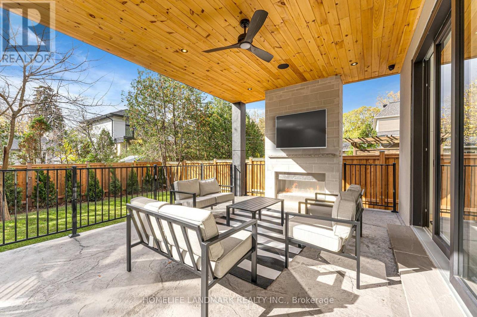 250 Jones Street, Oakville (Br Bronte), Ontario  L6L 3G4 - Photo 48 - W12261634
