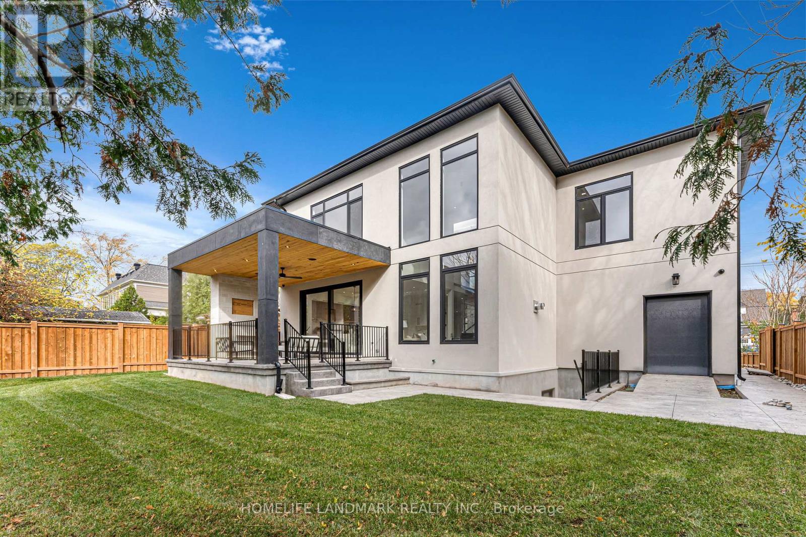 250 Jones Street, Oakville (Br Bronte), Ontario  L6L 3G4 - Photo 49 - W12261634