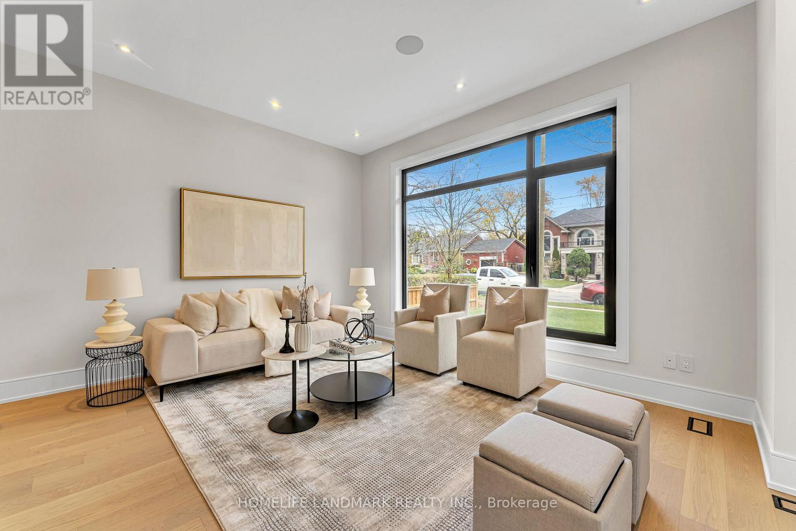 250 Jones Street, Oakville (Br Bronte), Ontario  L6L 3G4 - Photo 7 - W12261634