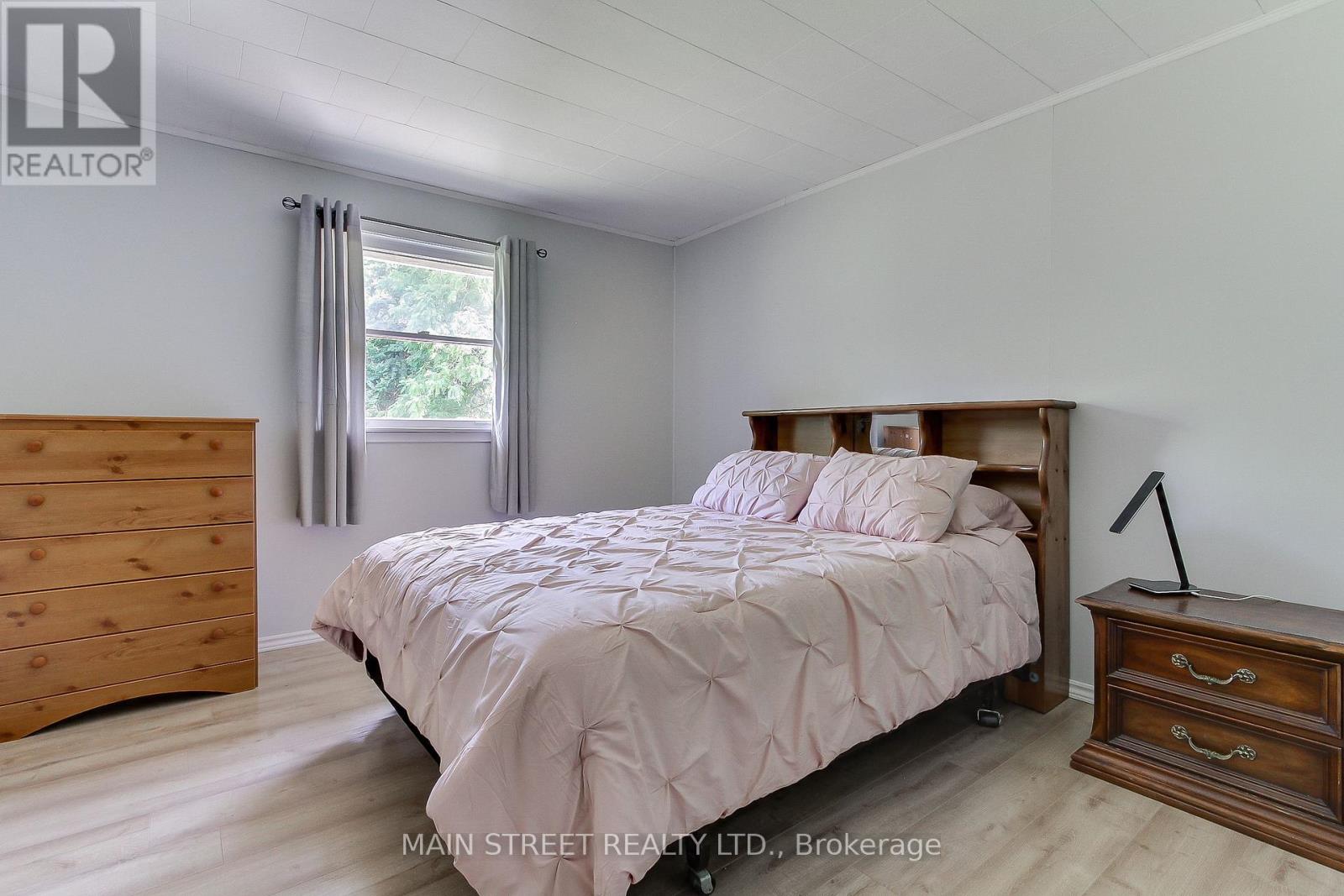 230 Boyers Side Road, Georgina, Ontario  L4P 3C8 - Photo 19 - N12259035