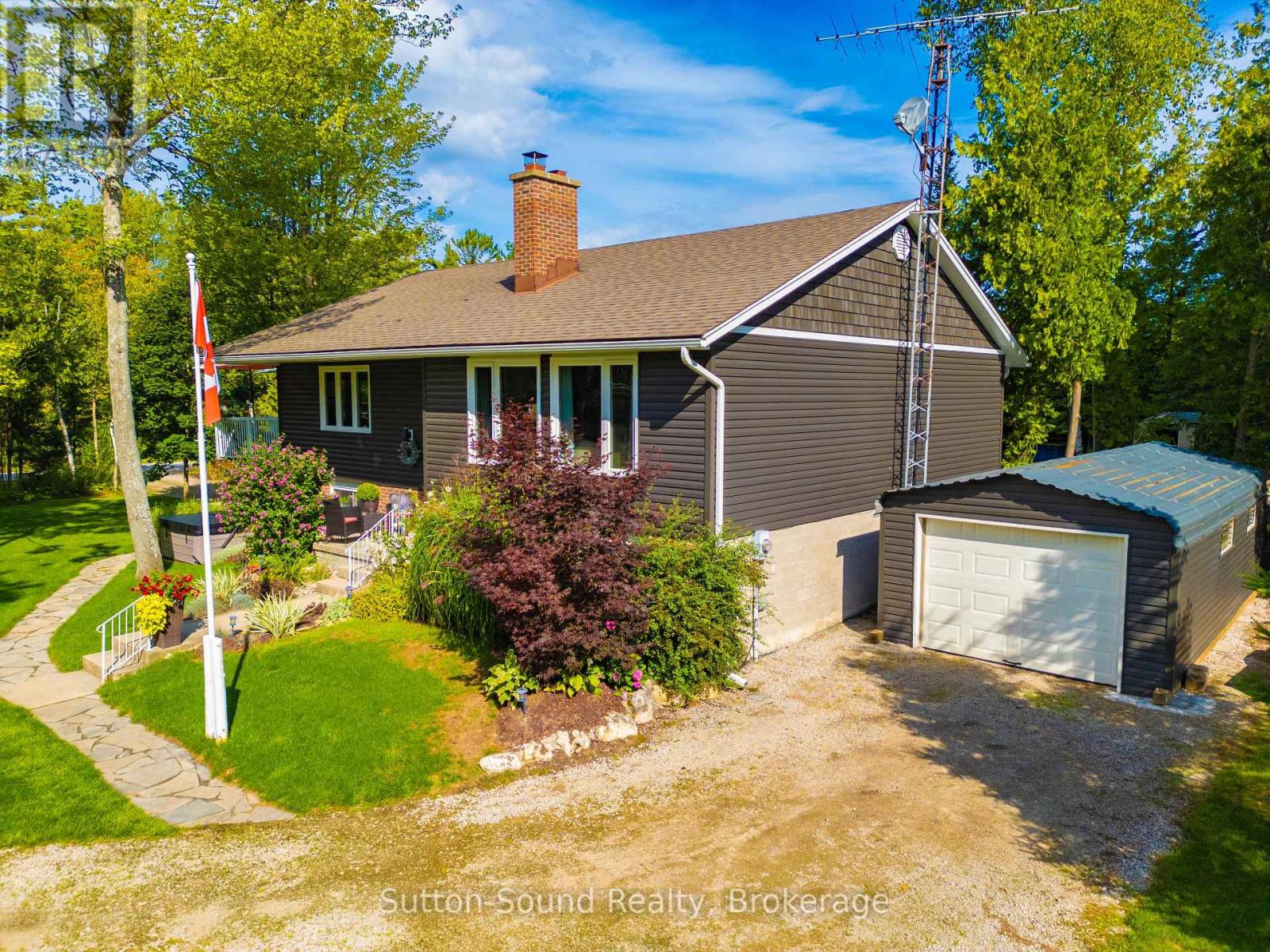 403 Simcoe Avenue, South Bruce Peninsula, Ontario  N0H 2G0 - Photo 3 - X12261739