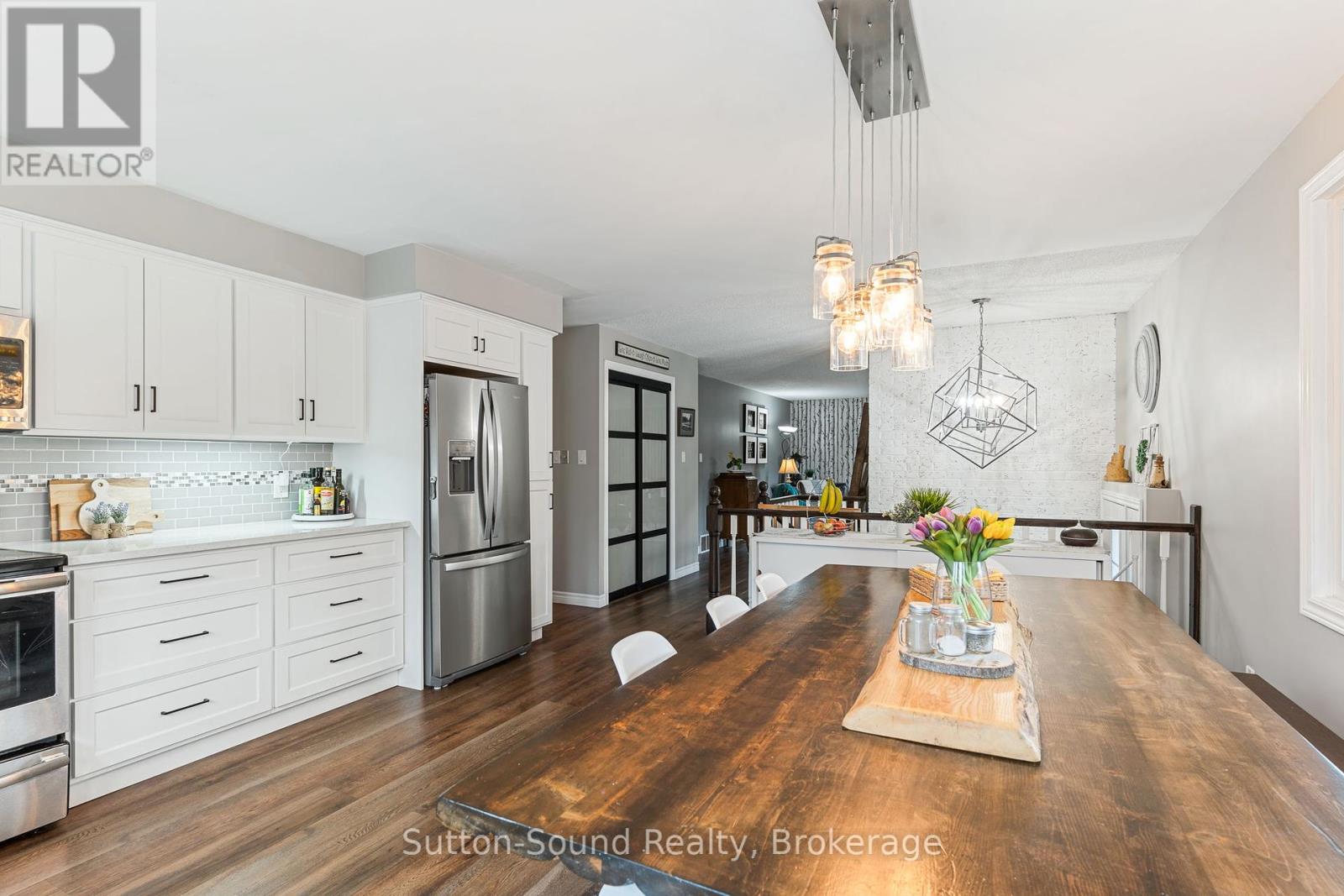 403 Simcoe Avenue, South Bruce Peninsula, Ontario  N0H 2G0 - Photo 8 - X12261739