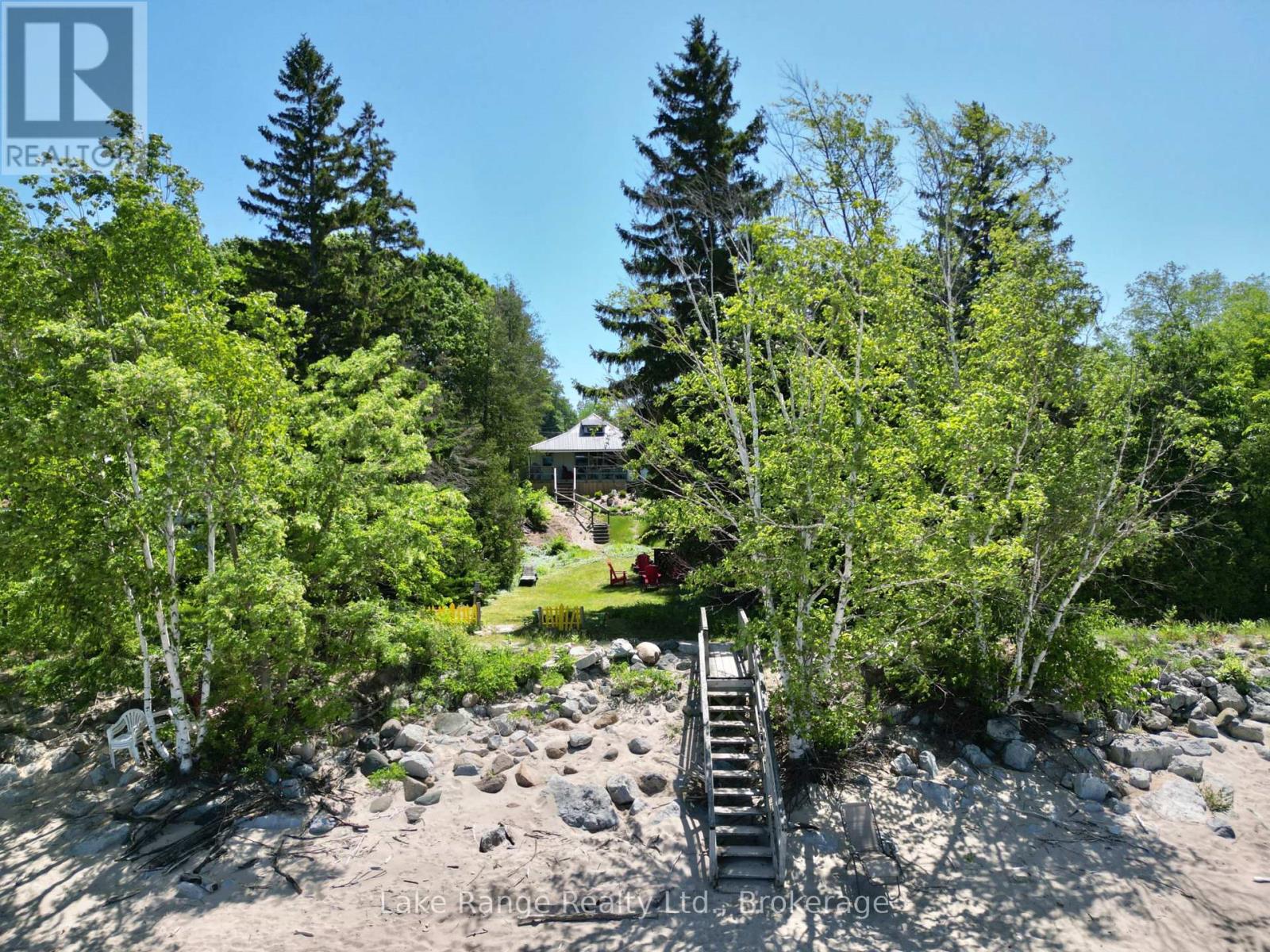 924 Saugeen Street, Kincardine, Ontario  N2Z 1A8 - Photo 3 - X12261744