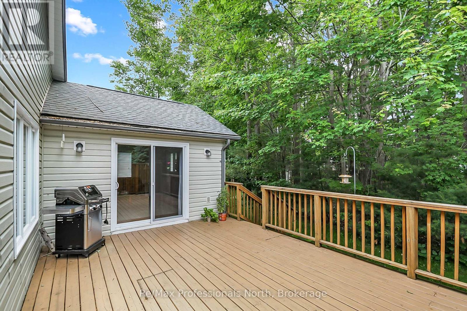 136 Hedgewood Lane, Gravenhurst, Ontario  P1P 1Z4 - Photo 13 - X12261745