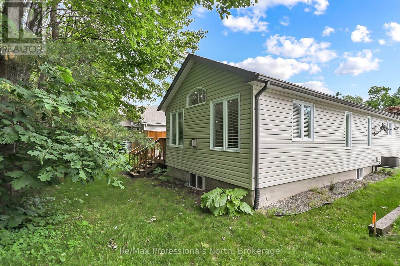 136 Hedgewood Lane, Gravenhurst, Ontario  P1P 1Z4 - Photo 16 - X12261745