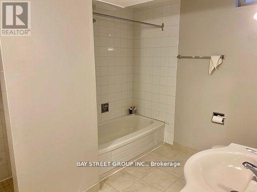 Bsmt - 2 Lancashire Road, Markham, Ontario  L3R 8K8 - Photo 11 - N12261735