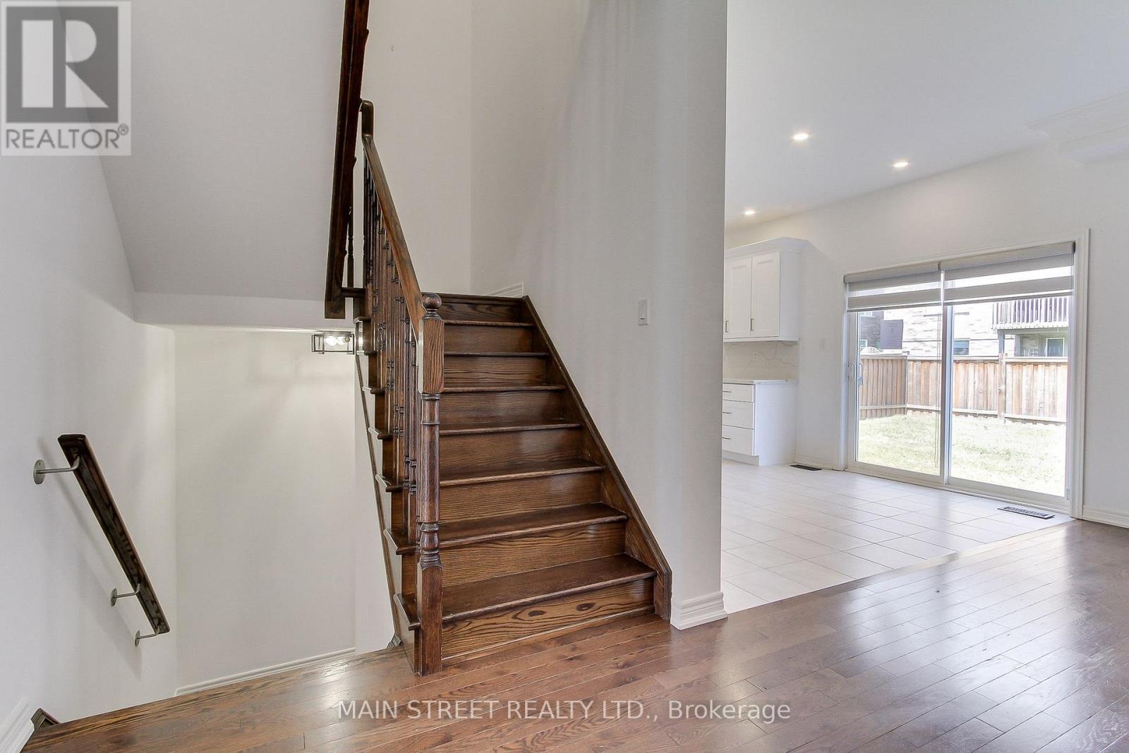 1386 Dallman Street, Innisfil (Lefroy), Ontario  L0L 1W0 - Photo 10 - N12261748