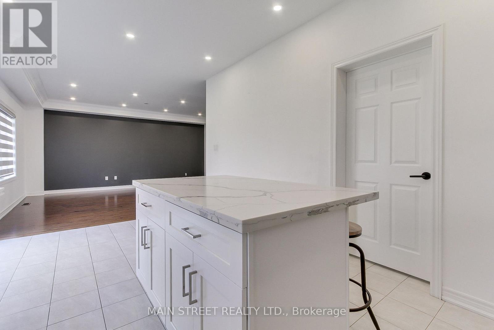 1386 Dallman Street, Innisfil (Lefroy), Ontario  L0L 1W0 - Photo 14 - N12261748
