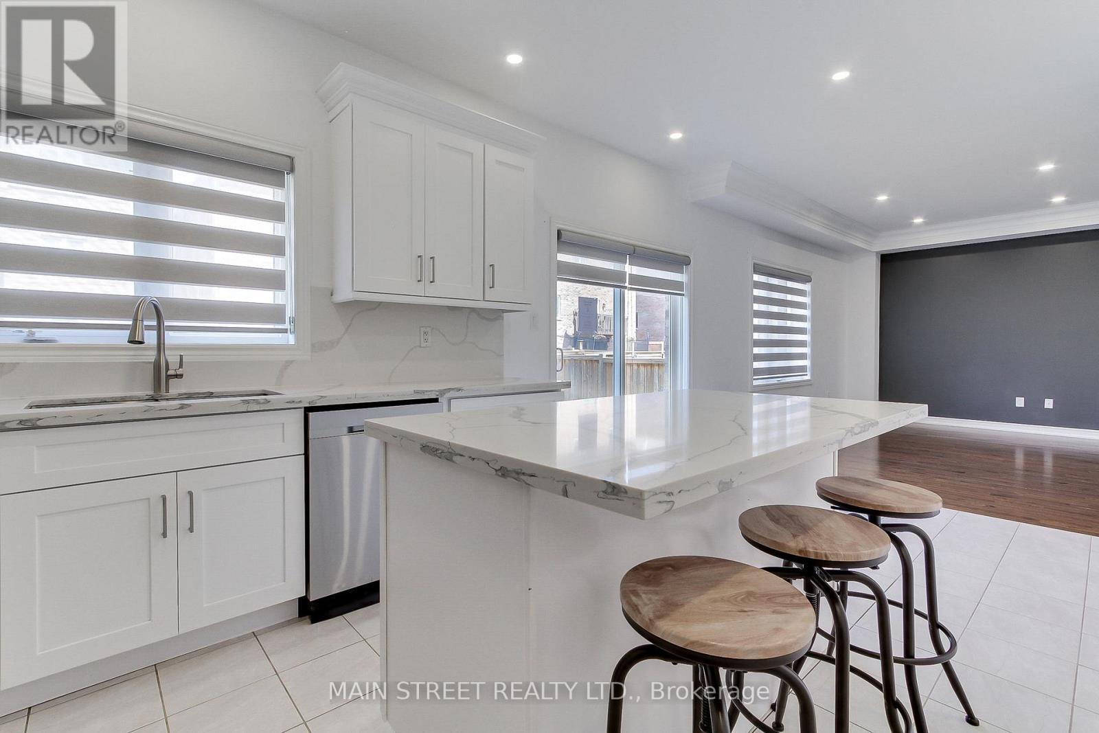 1386 Dallman Street, Innisfil (Lefroy), Ontario  L0L 1W0 - Photo 16 - N12261748