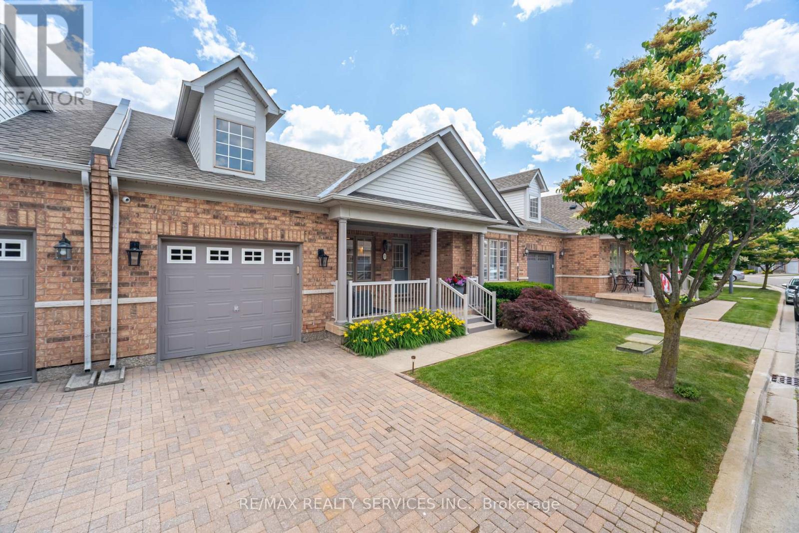 Property at 11 YORKWOOD TRAIL image 3