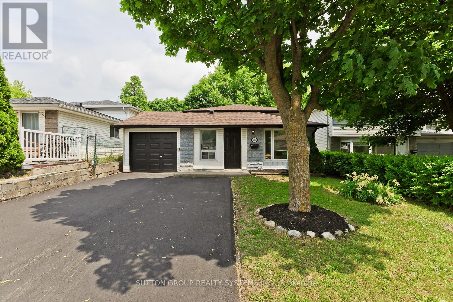 Property at 504 PINETREE CRESCENT image 3