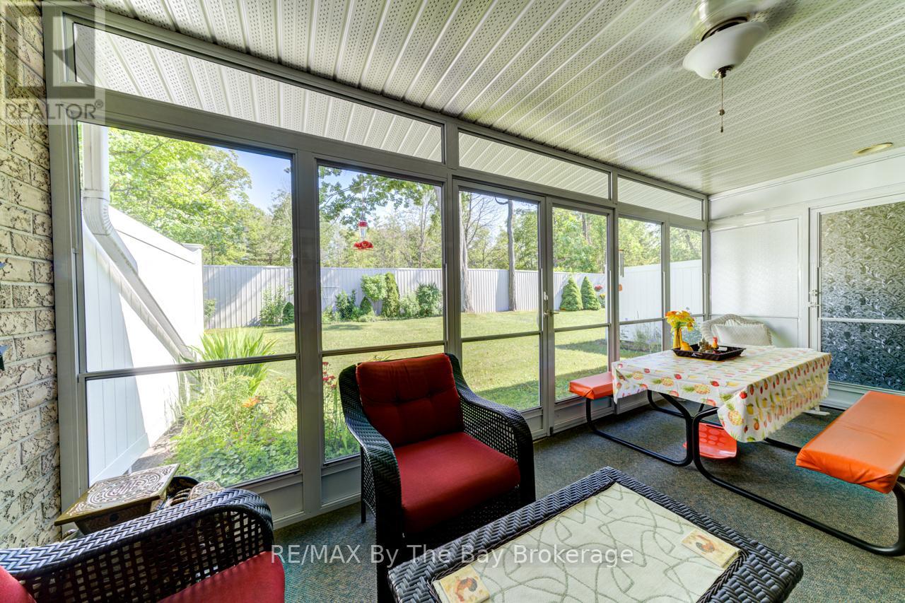 45 Meadow Lane, Wasaga Beach, Ontario  L9Z 0A2 - Photo 5 - S12047800