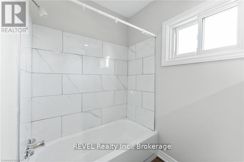 188 Niagara Falls Road, Thorold, Ontario  L2V 1H8 - Photo 13 - X12261869