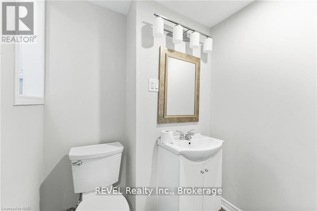 188 Niagara Falls Road, Thorold, Ontario  L2V 1H8 - Photo 14 - X12261869