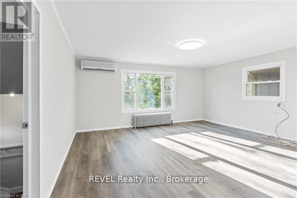 188 Niagara Falls Road, Thorold, Ontario  L2V 1H8 - Photo 15 - X12261869