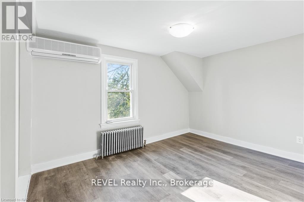 188 Niagara Falls Road, Thorold, Ontario  L2V 1H8 - Photo 20 - X12261869