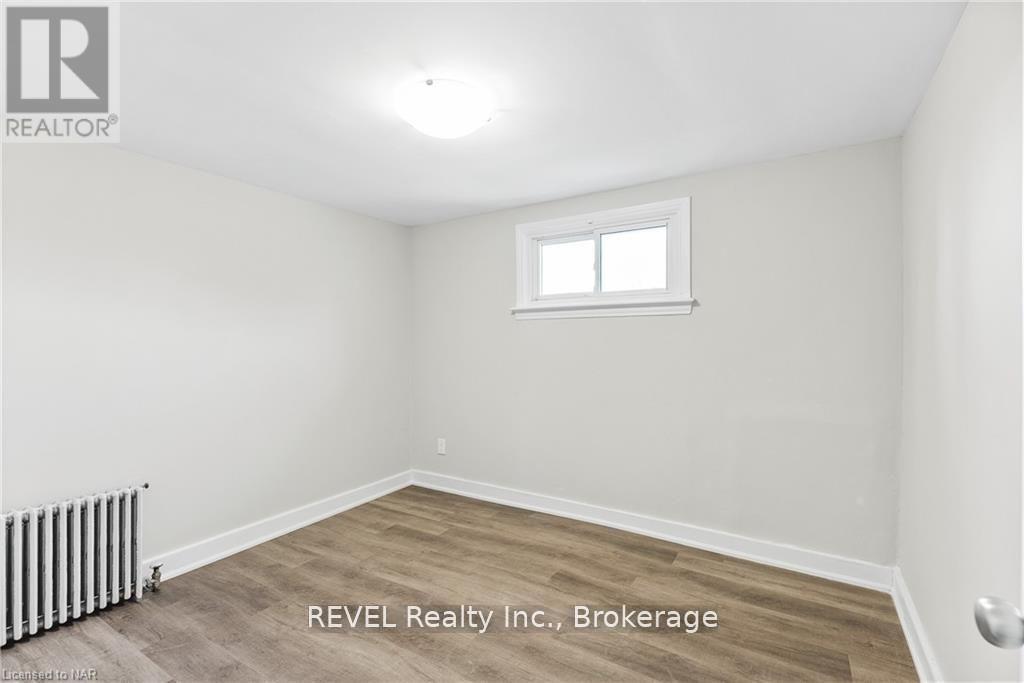 188 Niagara Falls Road, Thorold, Ontario  L2V 1H8 - Photo 22 - X12261869